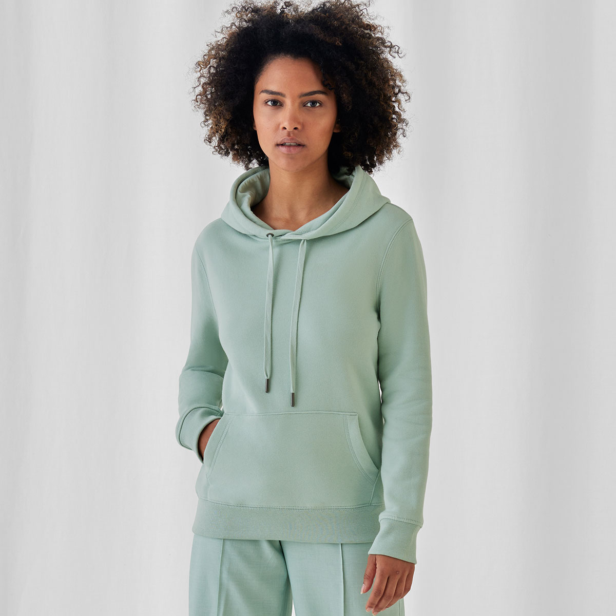 Queen Hooded Sweat_° - WW02Q