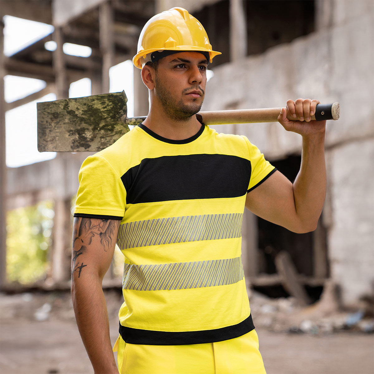 Hi-Vis T-Shirt mit schwarzer Brustpartie - EOST