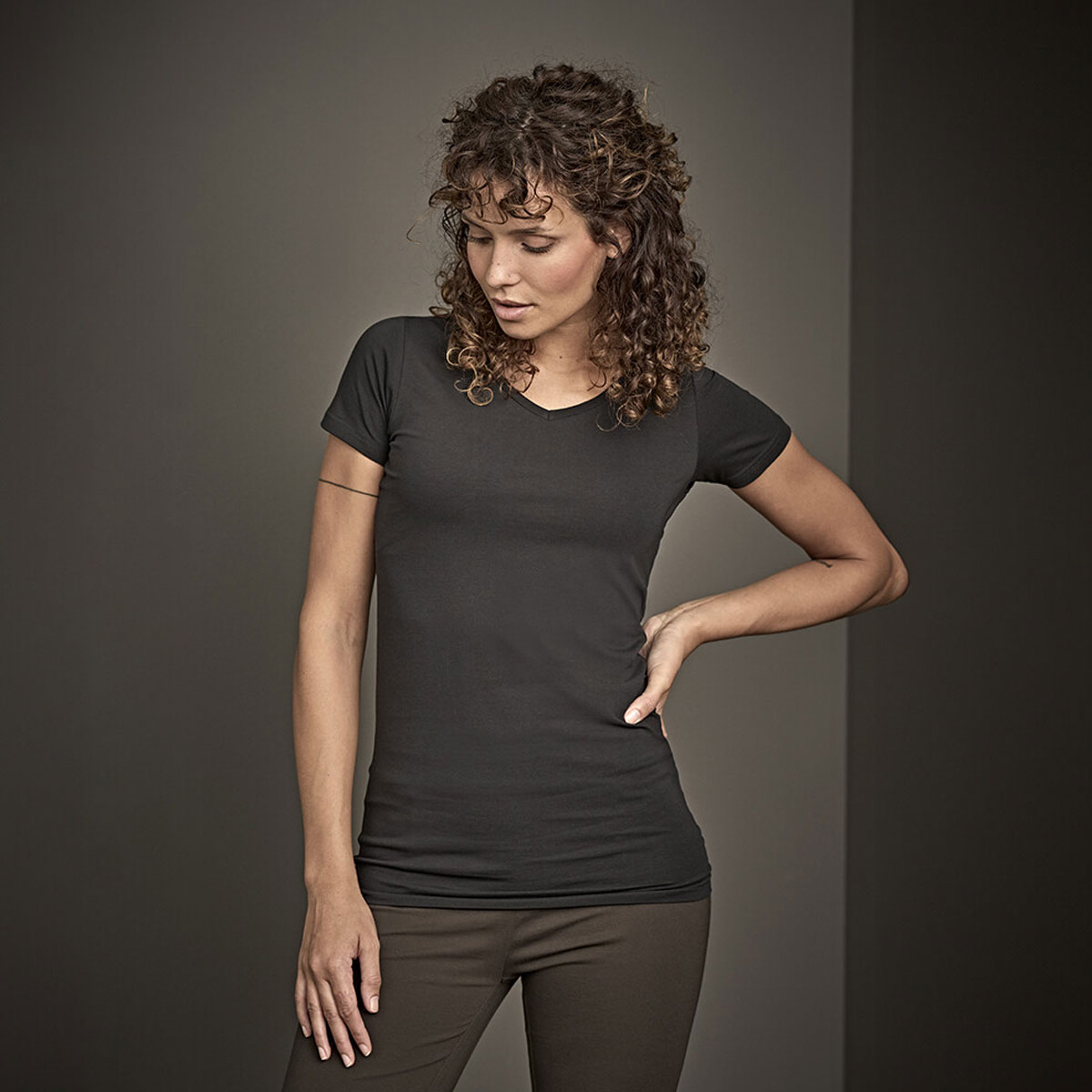 Women's Fashion Stretch Tee Extra Length - 455